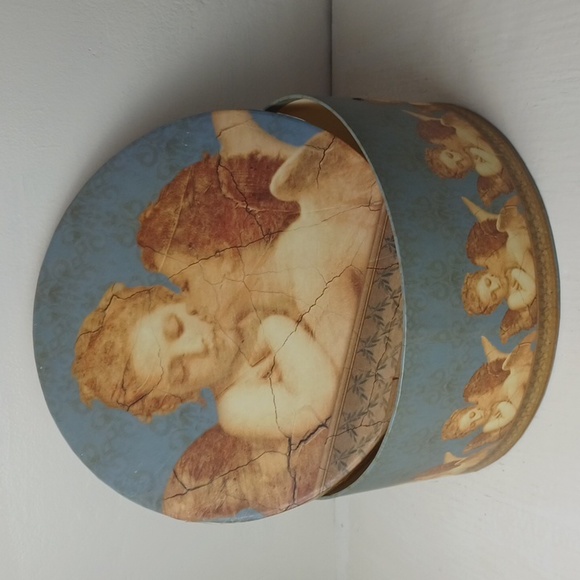 Raphael Embracing Cherubs Hat Box Decorative Storage Box 14" Diameter EUC - Picture 11 of 13